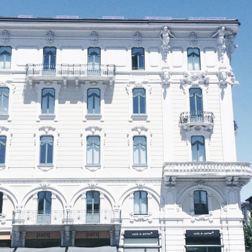 building porn #lugano #switzerland #building #buildingporn #architecture #white #minimal #minimalism