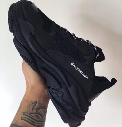 blvck-zoid:  Balenciaga Triple S Sneaker