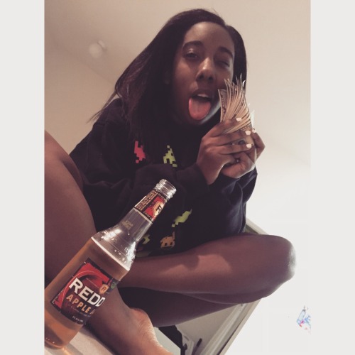almightykingdre:  taint3edcakes:  Here’s my 2k15 selfies  I’ve cut my hair like three times this year and it kept growing back. Here’s to another fucking year of good hair !  😍😍😍🍫💦👅
