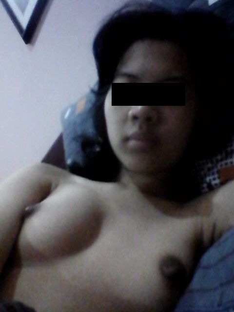 otakblue:  Suka selfie. Budak berani di sini: http://migg.in/budakberani