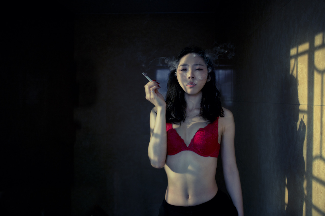 nevver:  Still smoking, Peter Lee