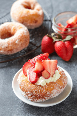 sweetoothgirl:  Strawberry Shortcake Donuts