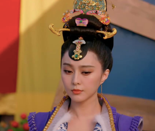 Screenshots of The Empress of China.