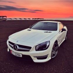 drivingbenzes:  Mercedes-Benz SL 63 AMG