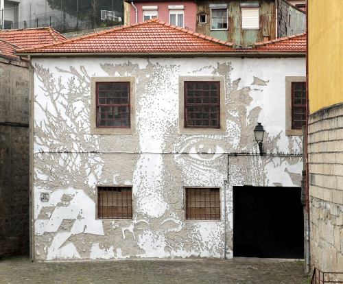 (via Street Art Utopia » We declare the world as our canvas » Street Art by Vhils in Porto, Portugal