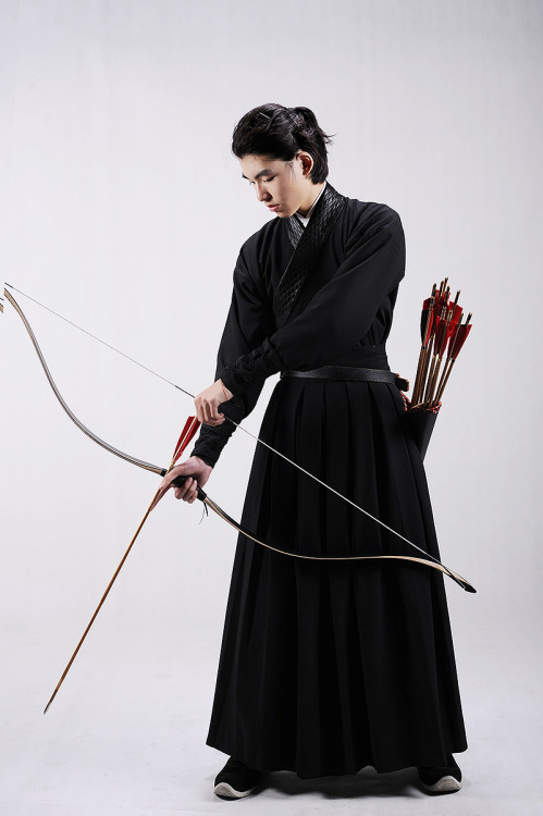 Traditional Chinese hanfu for archery by 夏雪憶夢