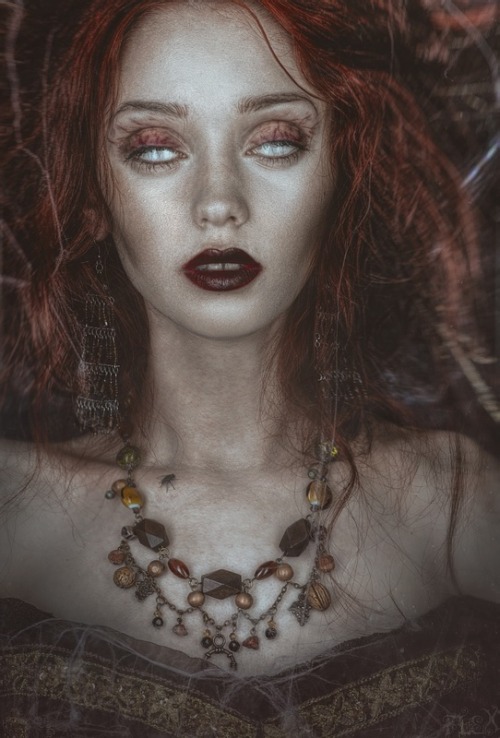 z0mbi3-s0krat3s:  Dark gothic visions From ->  FlexDreams   