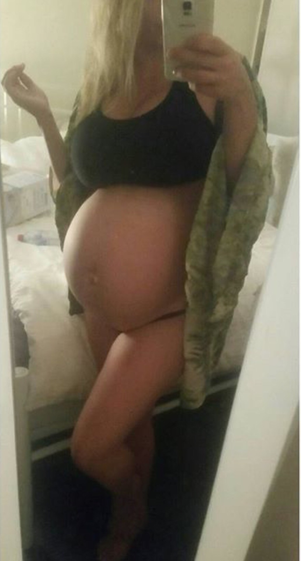 thefertilevalley:  Lesley was in an advanced state of pregnancy, thoroughly knocked