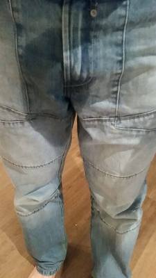 mrwetpants:Got carried away washing the dishes #omorashi #piss #pee #wetting #pants #malewetting