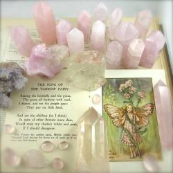 lesbianslovesatan:  callistojewelry:  Wishing everyone a beautiful evening ❤ I must be daydreaming of summer to have hauled out my flower fairies book! I can almost smell the yarrow ❤  +
