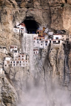 indiaperspectives:  Phuktal Monastery During