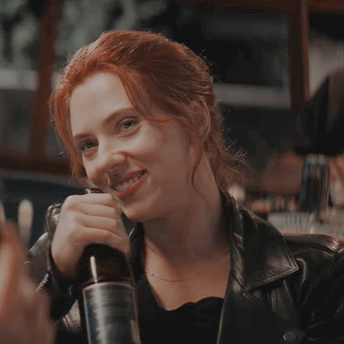 Natasha Romanoff/Black Widow icons ✨— If you use, please give credits on twitter: @ scarlettsgreys