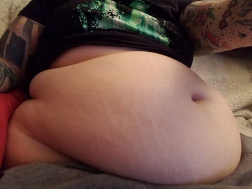 aboyandhisbelly: fat-camp-dropout: This bitty belly need to grow exponentially  Cause you dared me a