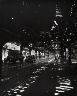 luzfosca:  Berenice Abbott‘El’, Second and Third Avenue lines, Bowery taken from Division St. Manhattan, April 24, 1936.From New York Public Library  OLD NEW YORK