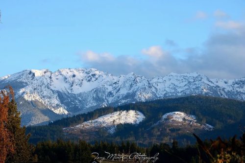 visitportangeles:  Some majestic mountains for your Monday, captured by @tmphotographyw ✌️  #VisitPortAngeles #OlympicNationalPark https://instagr.am/p/Ccg_cYyLIdW/