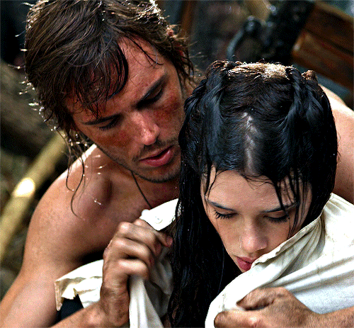 SAM CLAFLIN And ÀSTRID BERGÈS-FRISBEY As PHILIP SWIFT And SYRENA PIRATES OF THE CARIBBEAN: ON STRANGER