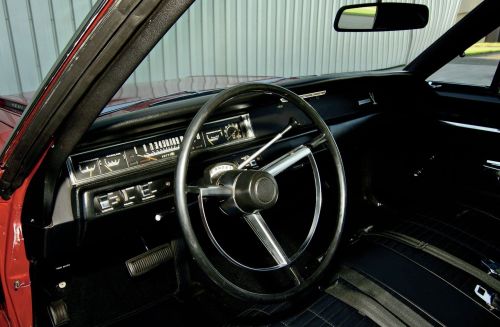 igranigra:  ‘68 Plymouth Road Runner Hardtop Coupe HEMI V8, 426ci/7.0L 425 hp