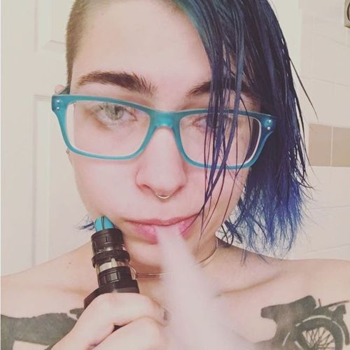 Freshly showered & all teal everything forever. #girlswhovape #teal #vapelife