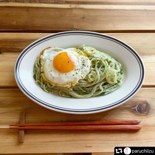 レシピ（太口そのめん）  #repost @paruchiizu ・・・ 今日のそうめん 【839日目】 のりたまペペロンチーノそうめん ＊ たっぷり青海苔と青唐辛子のペペロンチーノそうめんに目玉焼き