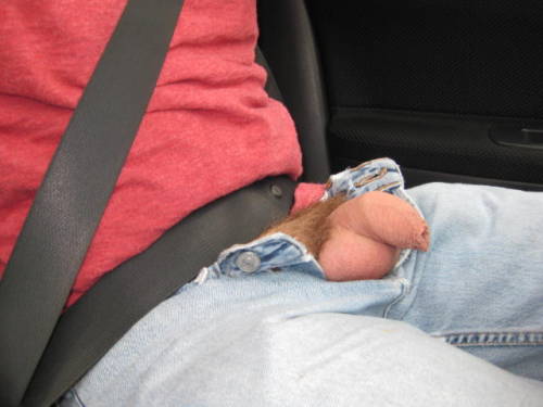 tallguyswithsmalldicks:tommytool2016:Mmmm cock out in the car PerfectMmmmmm