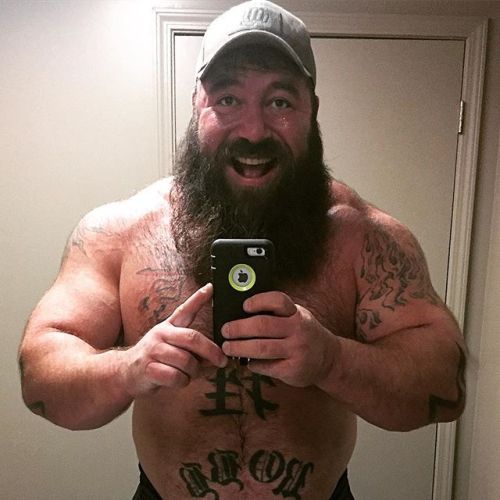 ruggerdan:  girthitude: Robb Philippus is a sexy beast……. emphasis on the beast part. 😋 Yep!!! he is a sexy beast!!!