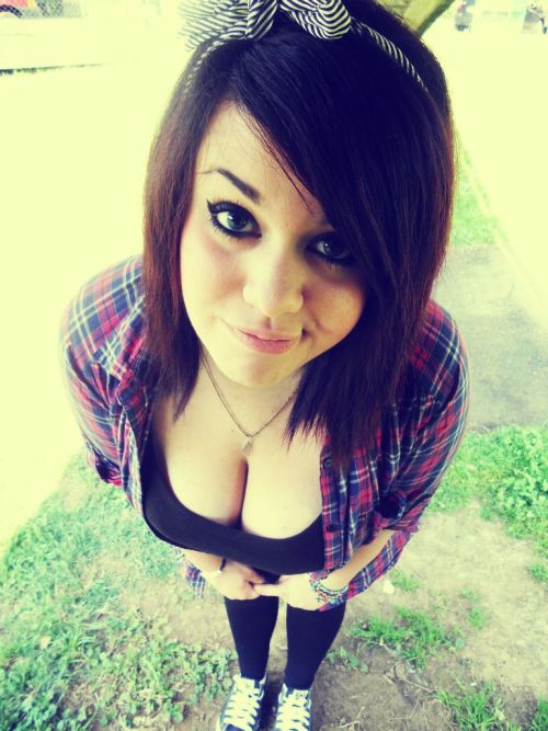 boobsandcleavage:  Boobs & Cleavage