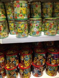 zombiemiki:  New cookie and snack tins at