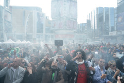 sloanes-world:  wutangwookie:  yourganjaguru:  jinxinator:  420 celebrations went down between 12 p.m. and 6 p.m. on APRIL 20, 2014 at Yonge-Dundas Square in Toronto, Canada. A peaceful smoke-filled affair, the place was a veritable hotbox when 4:20 p.m.