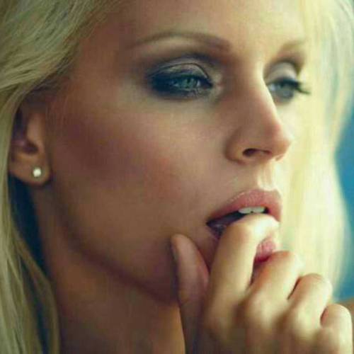 realpleasure4: I can’t believe he can take that much pain from her