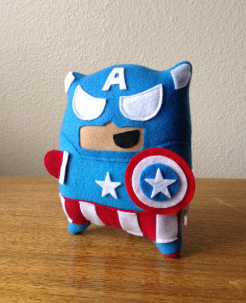 ariddlewithoutananswer:  super hero throw boy pillows!