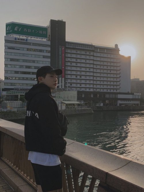 Saturday:Wonho twitter updates, 190501 and 190502photo credit:  OfficialMonstaX