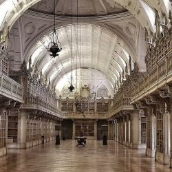 atlasobscura:  The Palace of Mafra is a stunning,