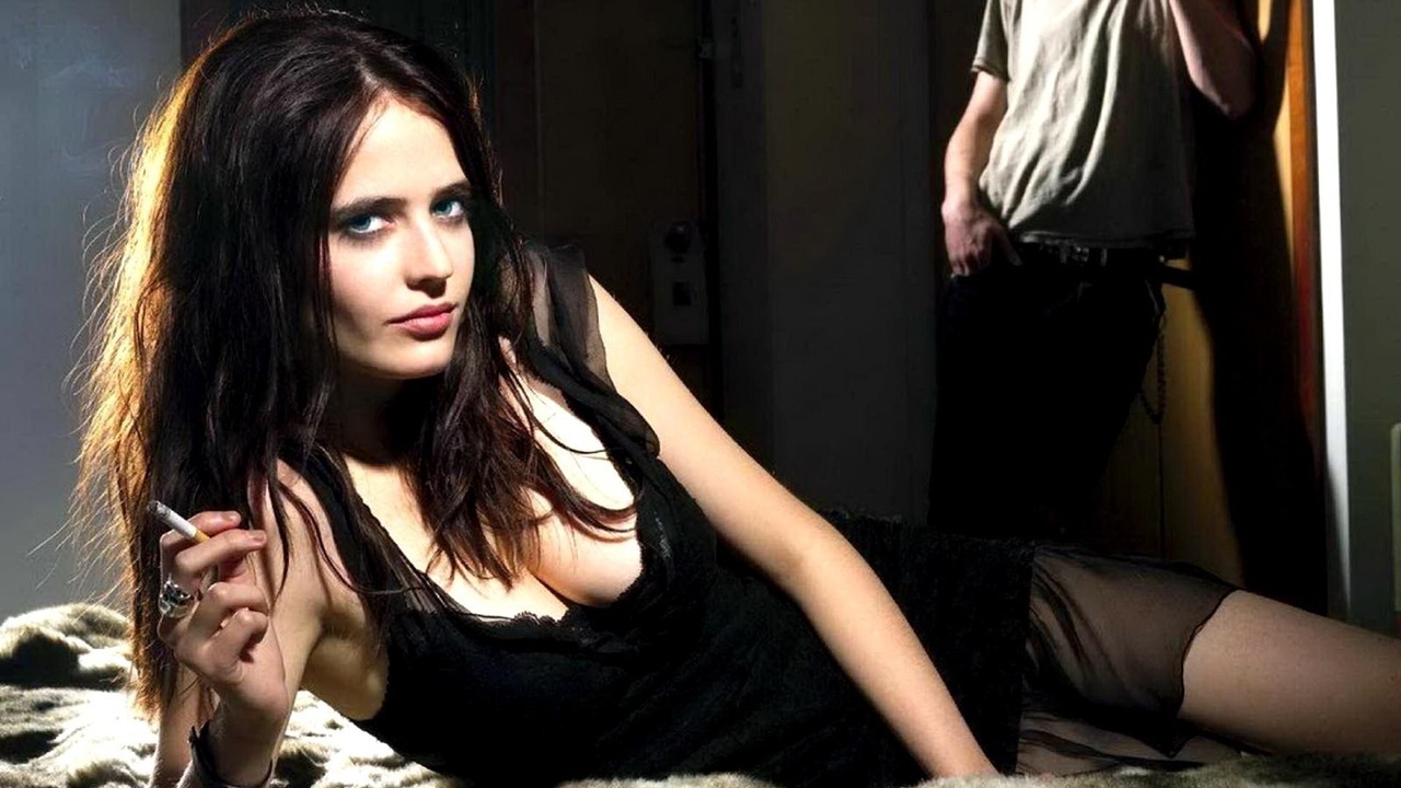 smokewhores:  The lovely Eva Green, because Em was watching the movie Dark Shadows