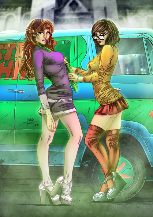 delightedobserverintraining:  naughtyhalloweenart:Scooby adult photos