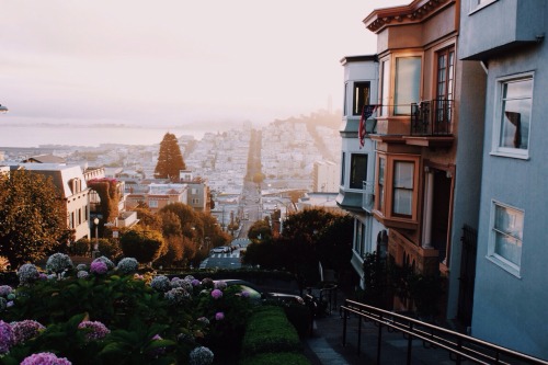 XXX lauryncravens:  6:48am and 6:57am San Francisco photo