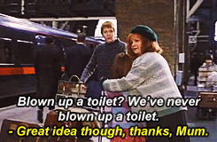 theghostoflove:  2/77 Funny/Epic HP Moments ↳ The running Hogwarts toilet seat
