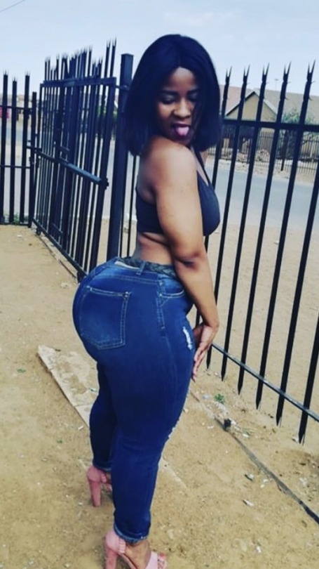 fatjuicyassesplus:  nuthinbutthickkkkk:    Sexy