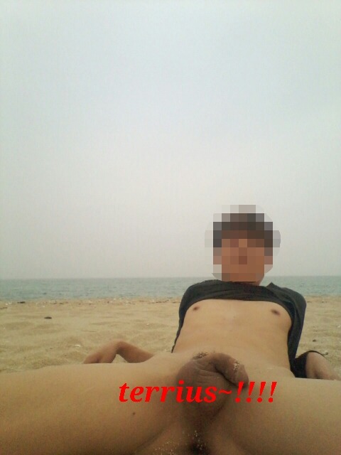 terriusblr: ㅋㅎ~~~바닷가 산책하러 갔다가~^^
