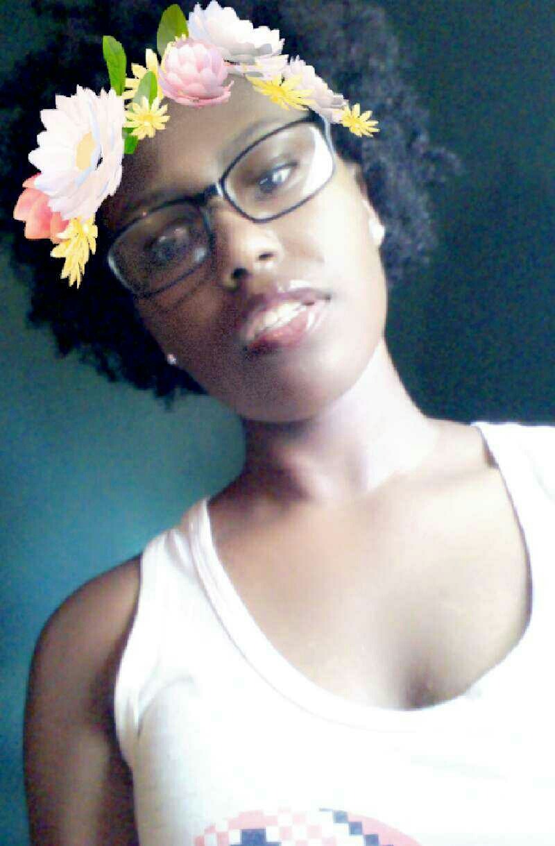 whatever-floats-your-boat999:  Blackout summer snapchat edition 😋🌹