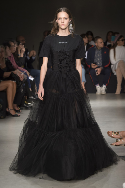 louisvuitttonn:Brognano RTW Spring ‘18