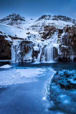 banshy:Kirkjufellsfoss by Bill Vorasate 