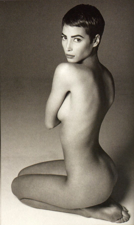 christy-turlington:Christy Turlington by Fransesco Scavullo, 1990.