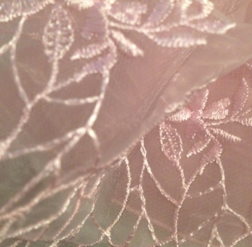 norse-mythology:  details on a cute lil dress ~