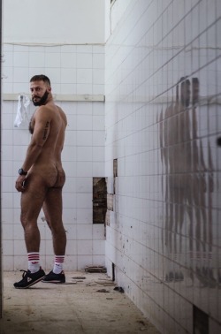 hairymacho:  http://hairymacho.tumblr.com/
