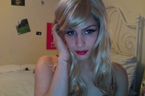 sarahcdlondon:  femboialex:  A cutie cross adult photos