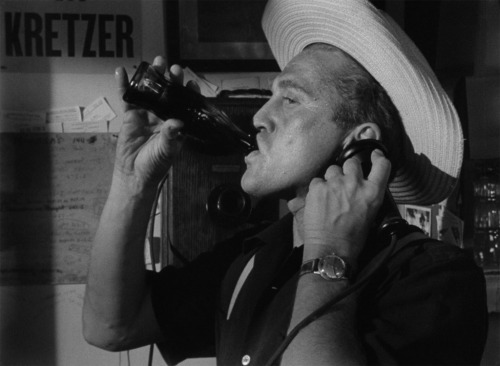 Happy BirthdayKirk Douglas, born 1916Ace in the Hole [USA 1951, Billy Wilder]