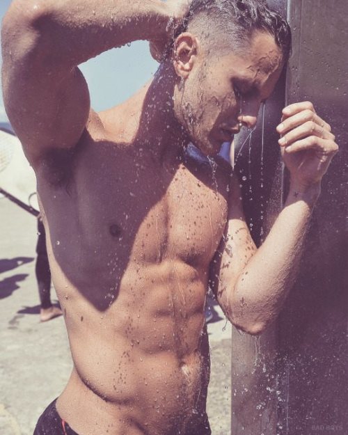 kings-boys:  Follow  me on instagram @kingsbooysFollow me on 👻 snapchat: pgoes