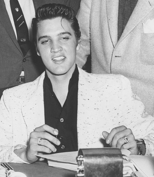 Porn elvis-mania:  Elvis signs with Paramount photos