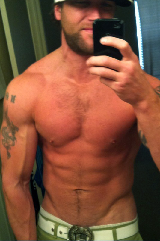 nakedandhung:  Nice!