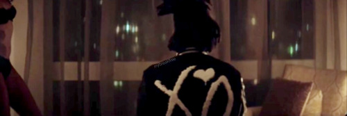 yeezuspack:  xo headers, dont steal and give credits on @mybreakfree dont repost my headers as yours